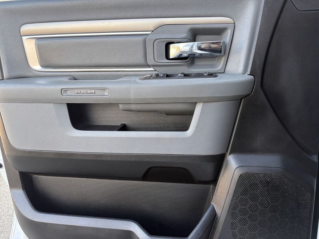 2020 RAM 1500 Classic SLT Crew Cab 4x2 6'4' Box