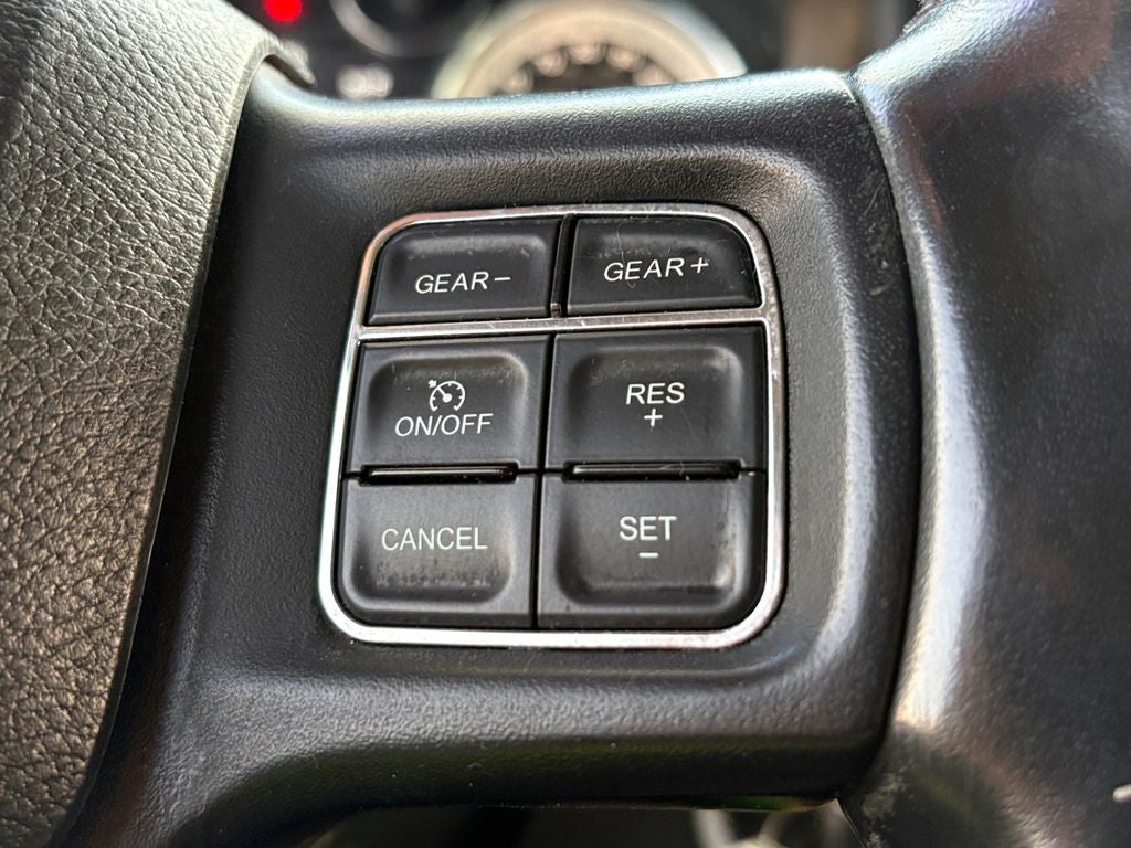 2020 RAM 1500 Classic SLT Crew Cab 4x2 6'4' Box