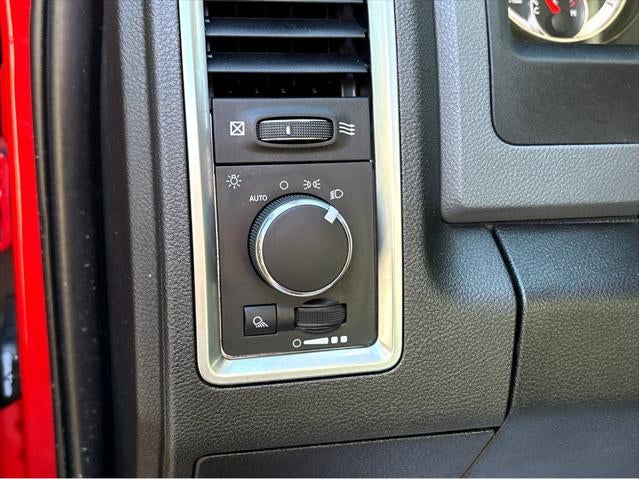 2019 RAM 1500 Classic SLT Crew Cab 4x4 6'4' Box