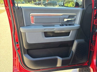 2019 RAM 1500 Classic SLT Crew Cab 4x4 6'4' Box