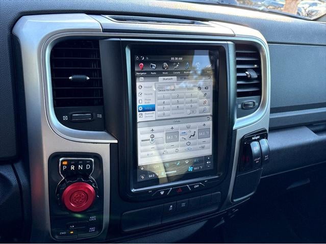 2019 RAM 1500 Classic SLT Crew Cab 4x4 6'4' Box