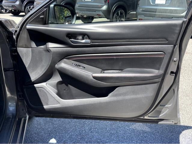 2022 Nissan Altima SR FWD