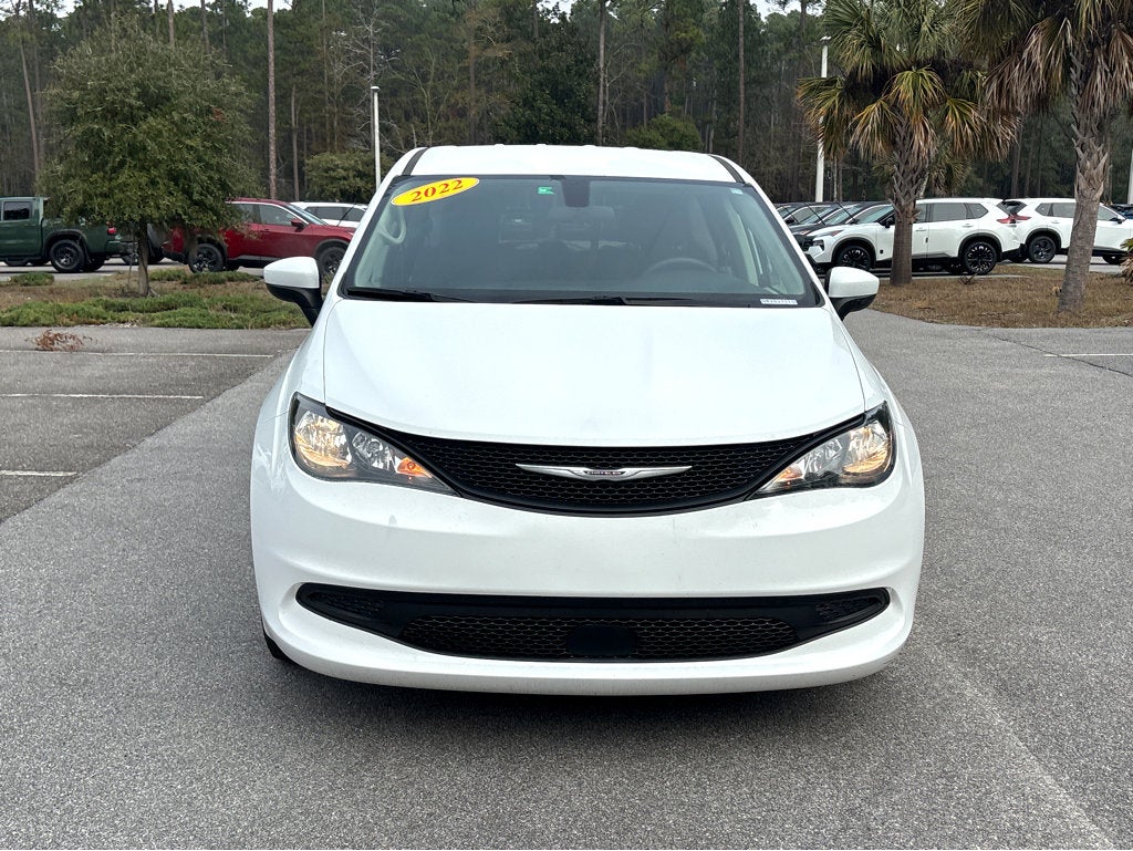 2022 Chrysler Voyager LX