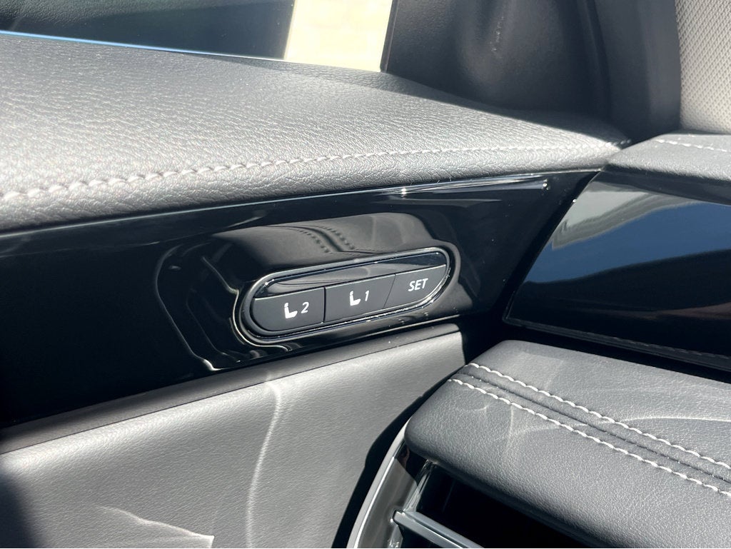 2025 INFINITI QX60 PURE
