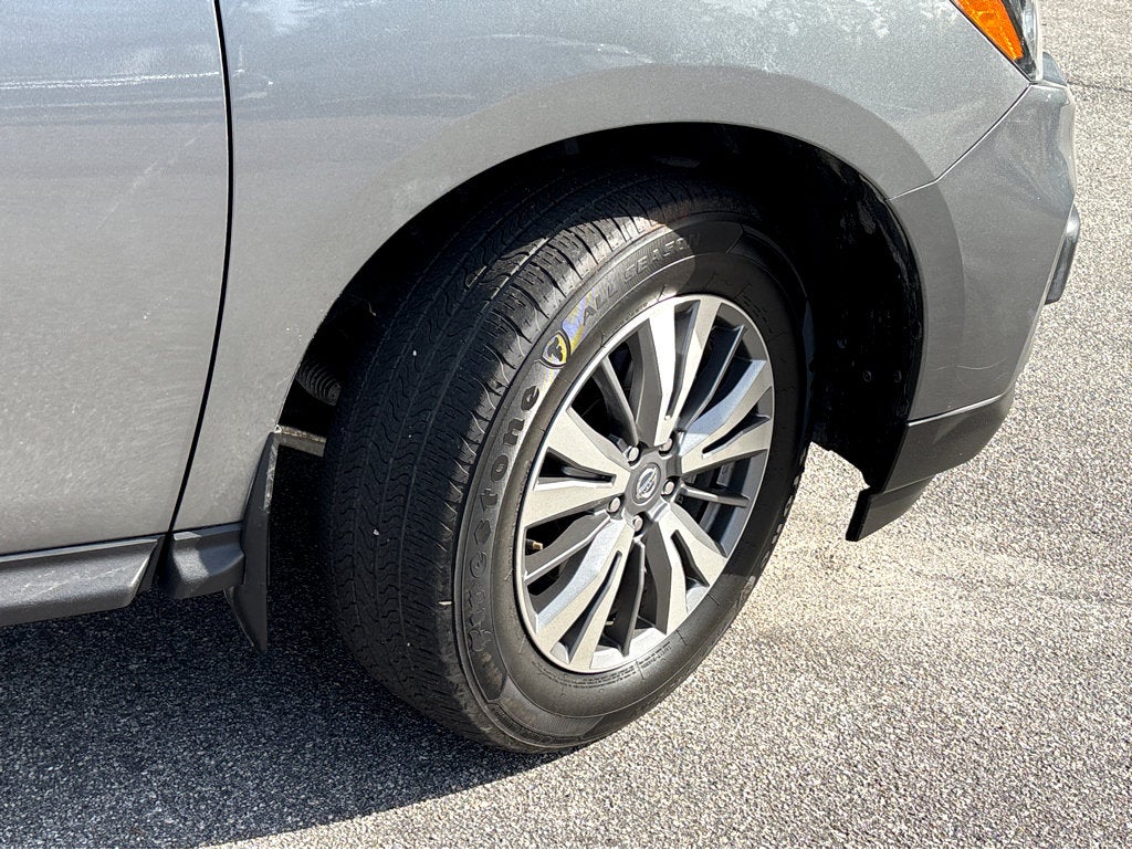 2020 Nissan Pathfinder SL