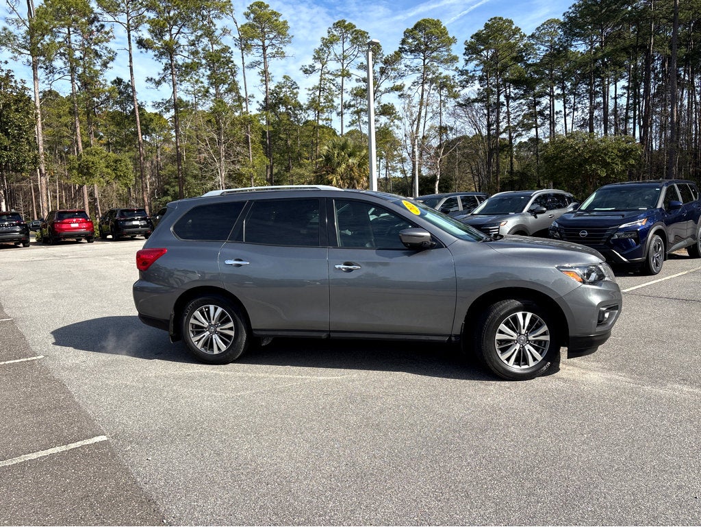2020 Nissan Pathfinder SL