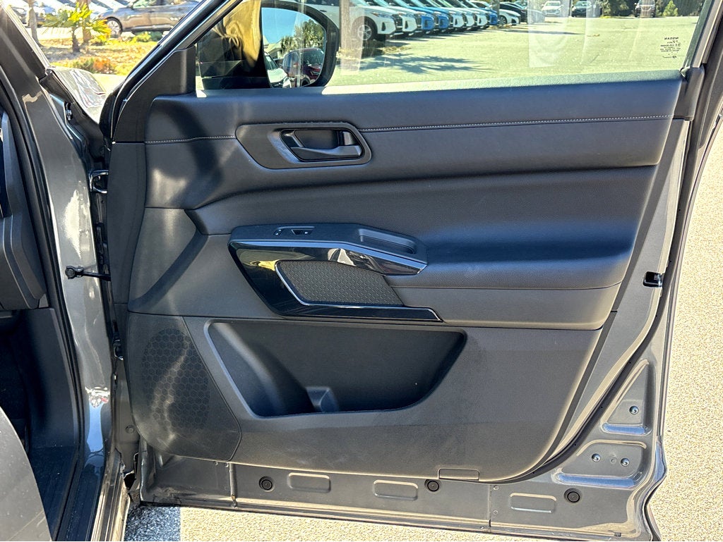 2024 Nissan Pathfinder S