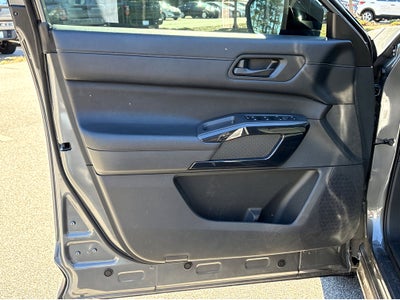 2024 Nissan Pathfinder S