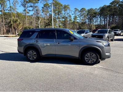 2024 Nissan Pathfinder S