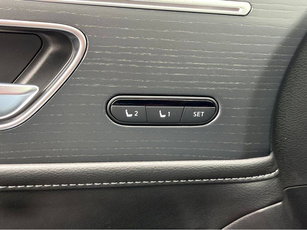 2025 INFINITI QX80 Sensory 4WD