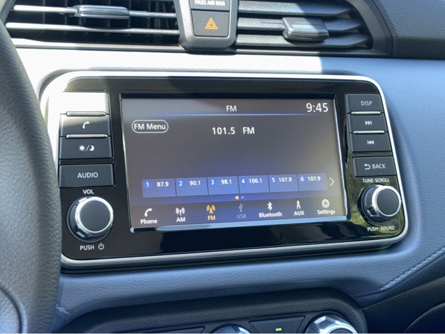 2025 Nissan Versa SV