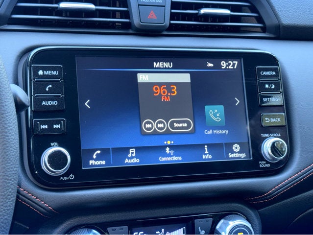 2025 Nissan Versa SR