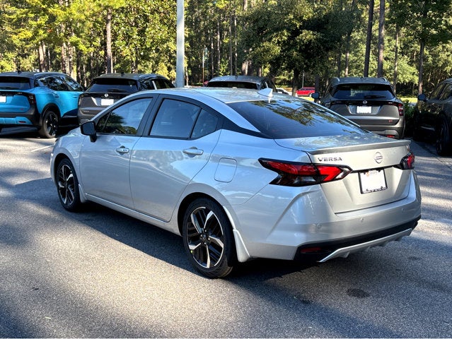 2025 Nissan Versa SR