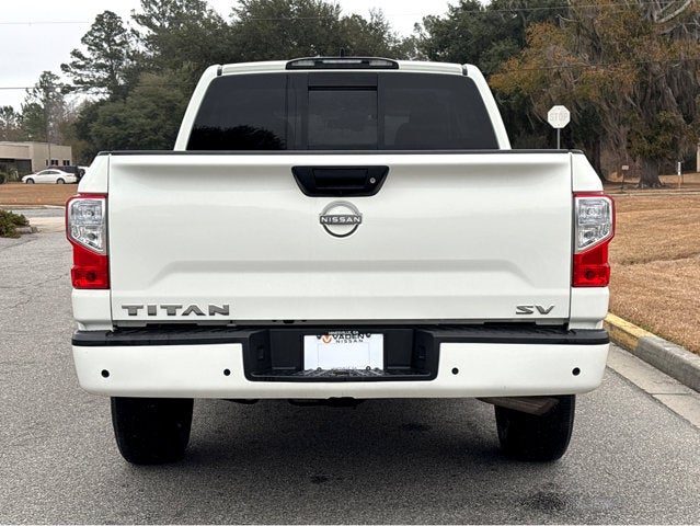 2023 Nissan Titan SV