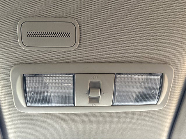 2023 Nissan Titan SV