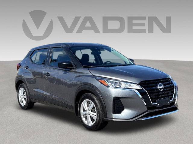 2025 Nissan KICKS PLAY Base