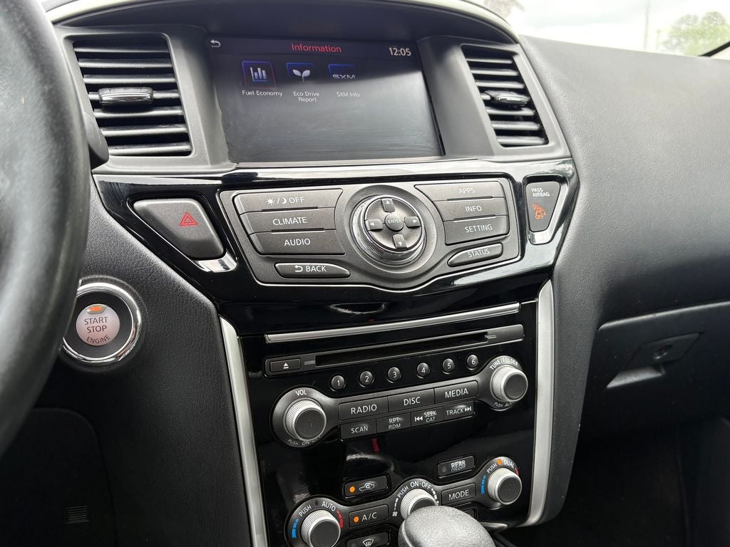 2017 Nissan Pathfinder SV