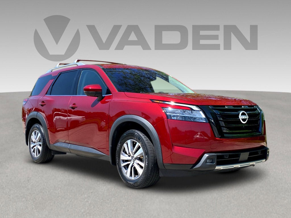 2022 Nissan Pathfinder SL