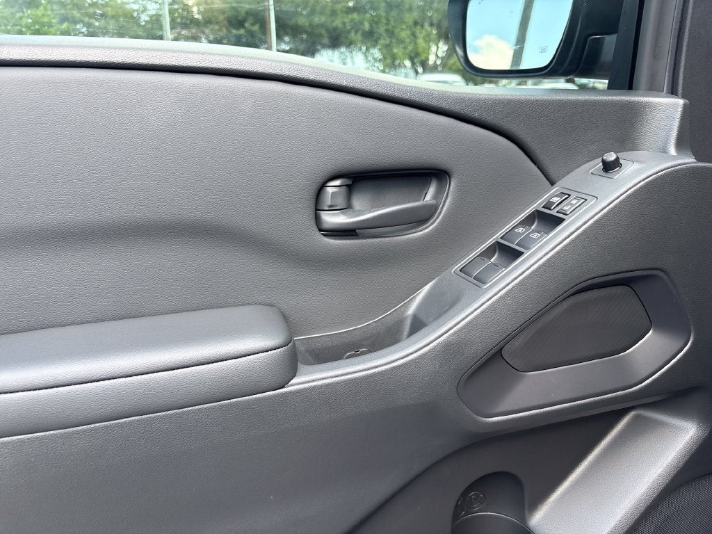 2027 Nissan Frontier Crew Cab SV