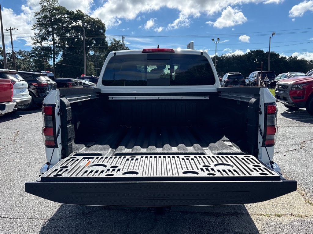 2027 Nissan Frontier Crew Cab SV