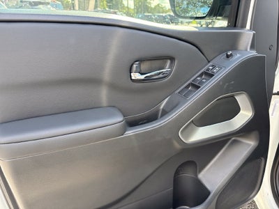 2027 Nissan Frontier Crew Cab SV