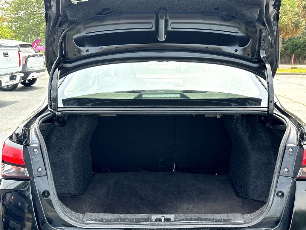 2022 Nissan Versa 1.6 SR