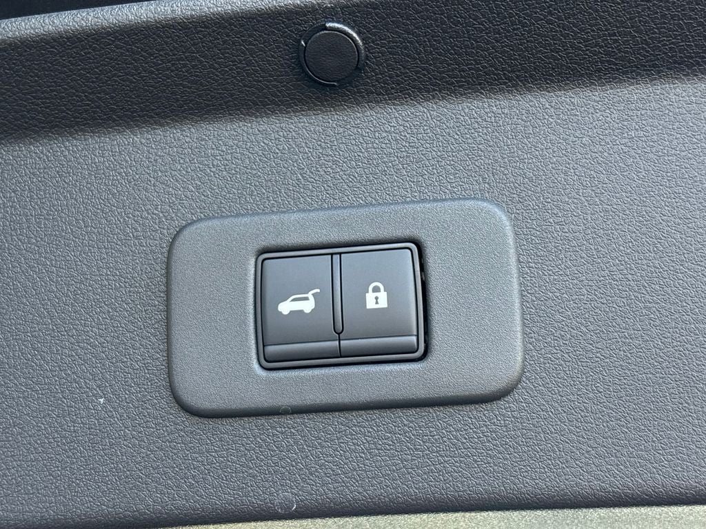 2026 Nissan LEAF Platinum+