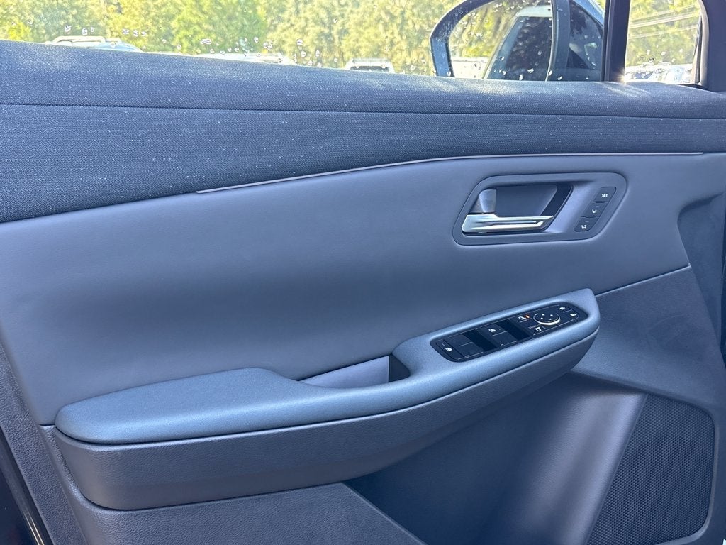 2026 Nissan LEAF Platinum+