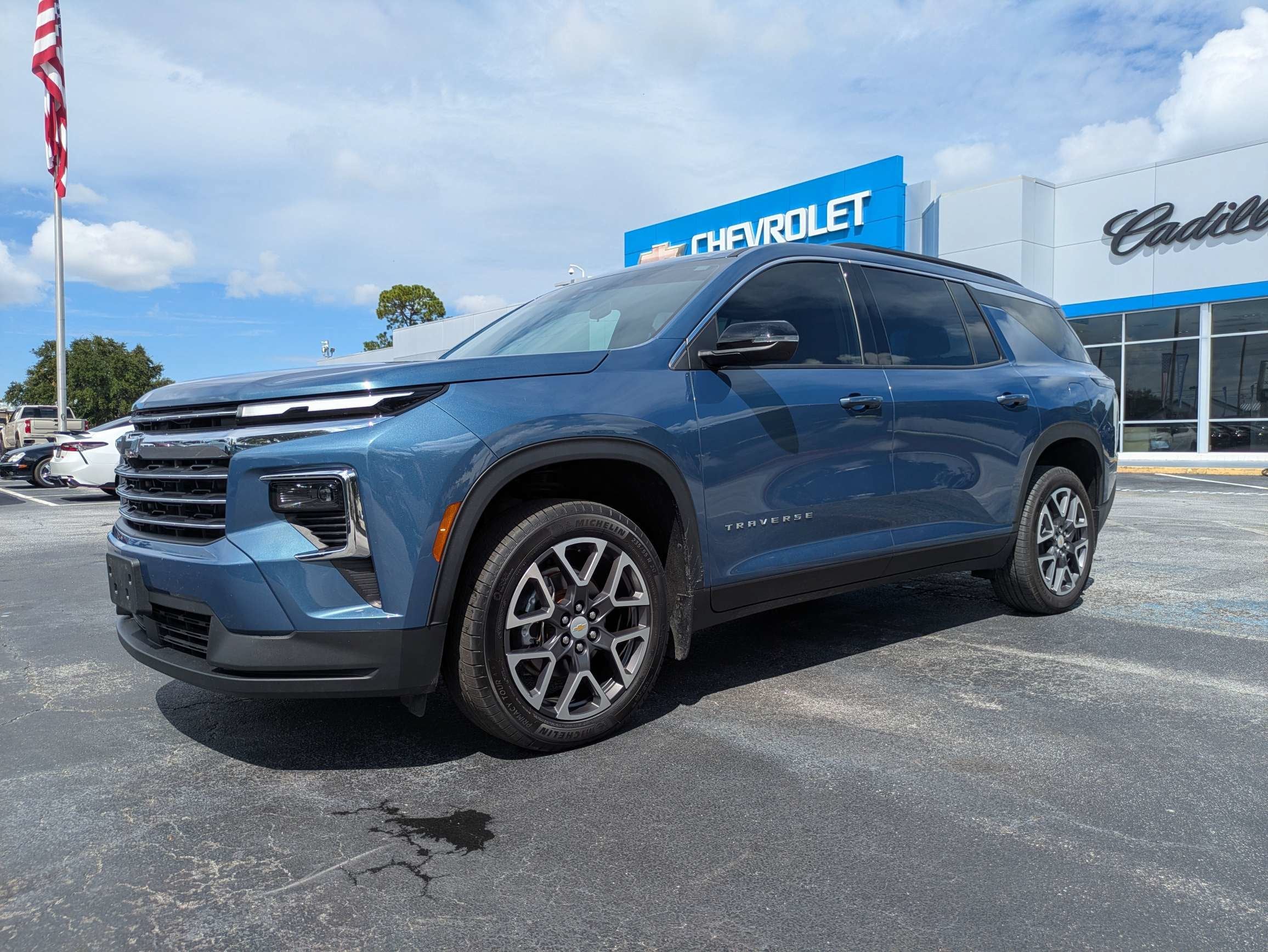 2025 Chevrolet Traverse FWD LT