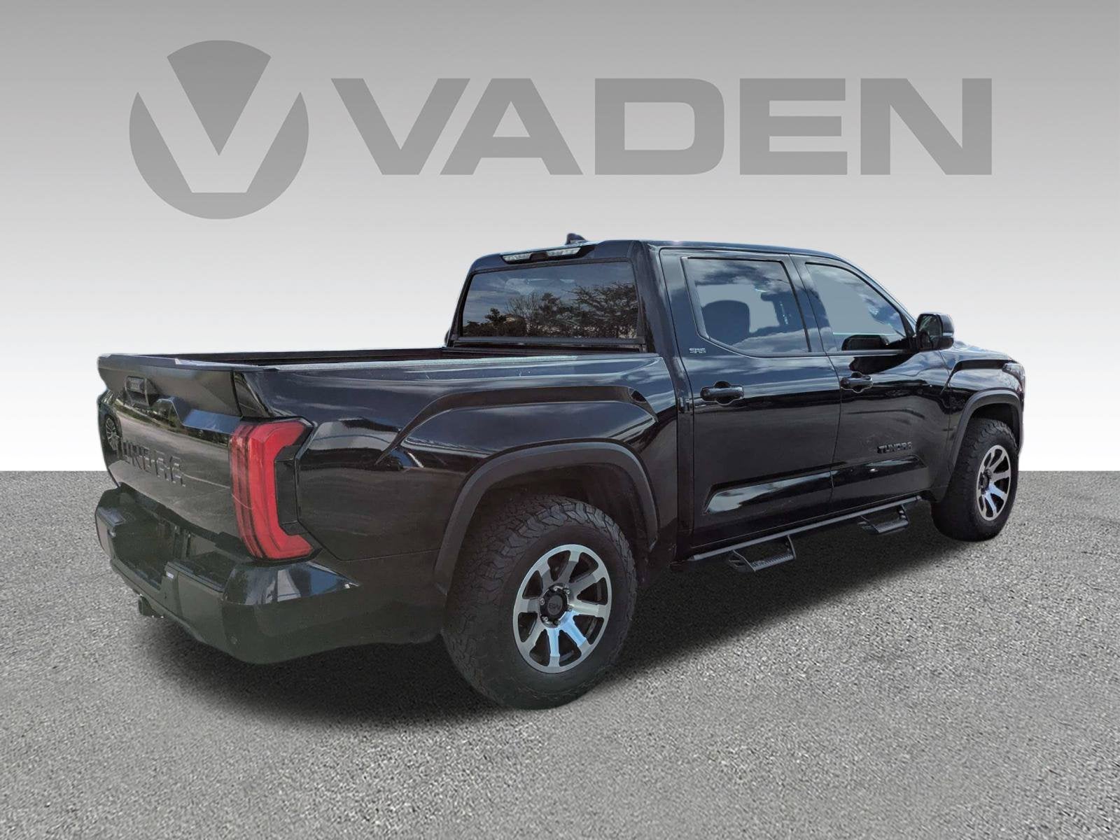 2022 Toyota Tundra 2WD SR5
