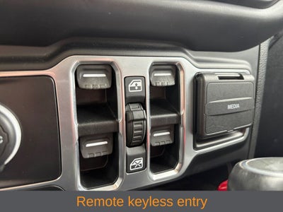 2020 Jeep Wrangler Unlimited Sahara Altitude 4x4