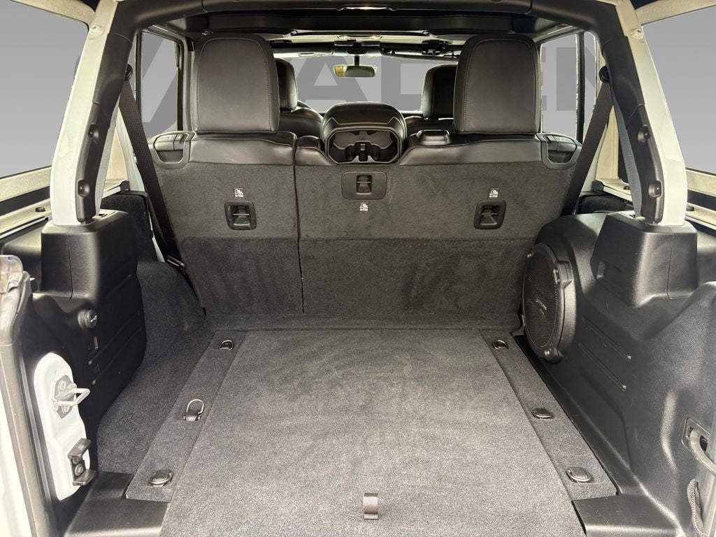 2020 Jeep Wrangler Unlimited Sahara Altitude 4x4