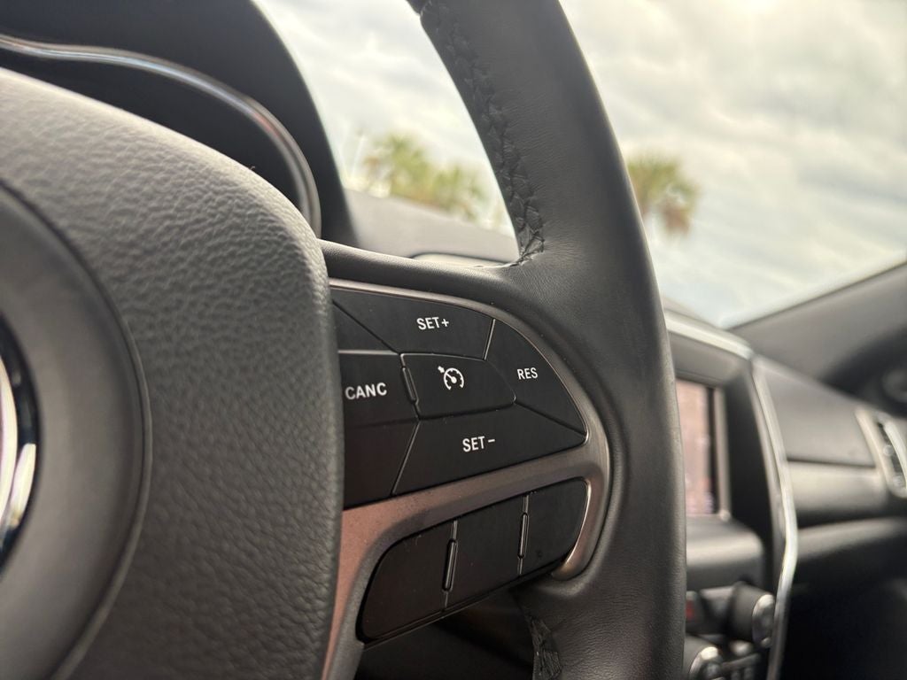 2019 Jeep Grand Cherokee Laredo E 4x2