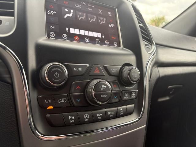 2019 Jeep Grand Cherokee Laredo E 4x2