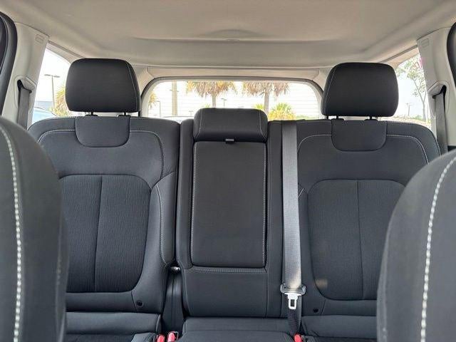 2023 Jeep Grand Cherokee Laredo 4x2