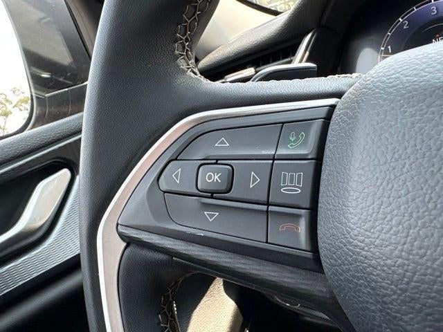 2023 Jeep Grand Cherokee Laredo 4x2