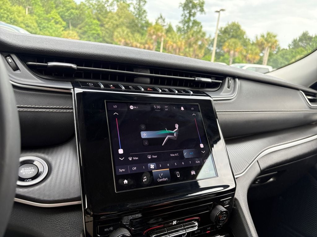 2023 Jeep Grand Cherokee Laredo 4x4