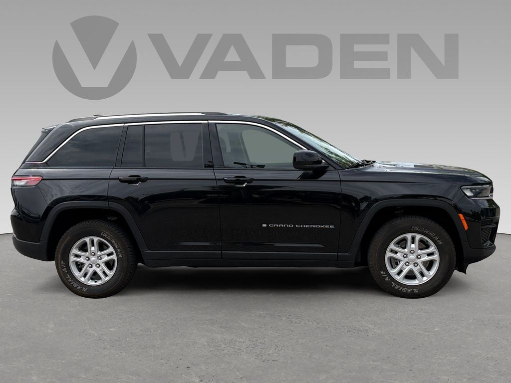 2023 Jeep Grand Cherokee Laredo 4x4