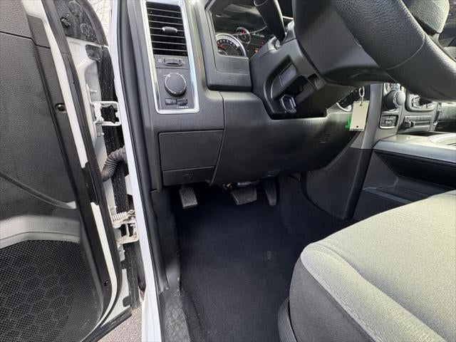 2023 RAM 1500 Classic SLT Crew Cab 4x4 5'7' Box