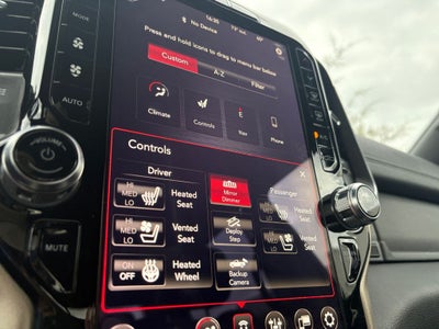 2019 RAM 1500 Laramie Crew Cab 4x4 5'7' Box