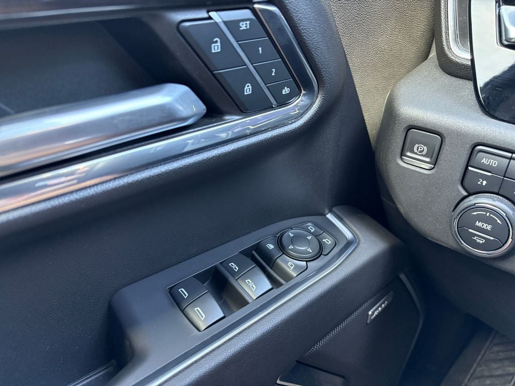 2023 Chevrolet Silverado 1500 4WD Crew Cab Short Bed LTZ