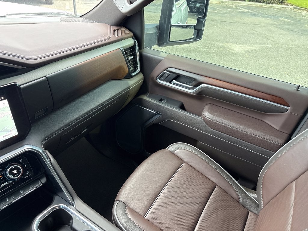 2025 GMC Sierra 3500HD 4WD Crew Cab Standard Bed Denali