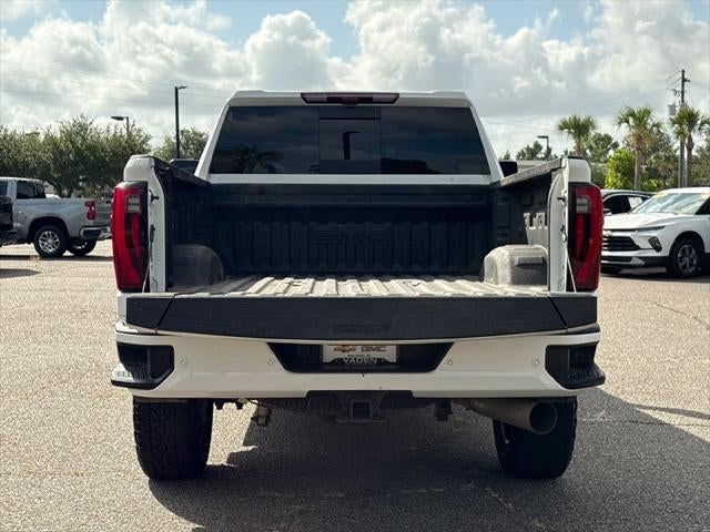 2025 GMC Sierra 3500HD 4WD Crew Cab Standard Bed Denali