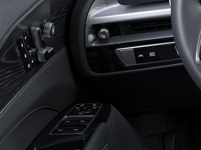 2024 Cadillac LYRIQ Luxury 2