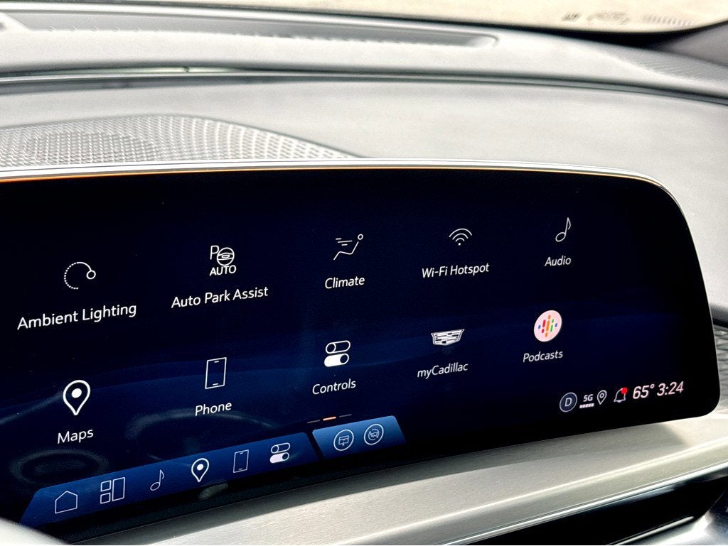 2025 Cadillac LYRIQ Luxury 2