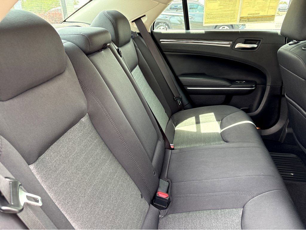 2021 Chrysler 300 Touring