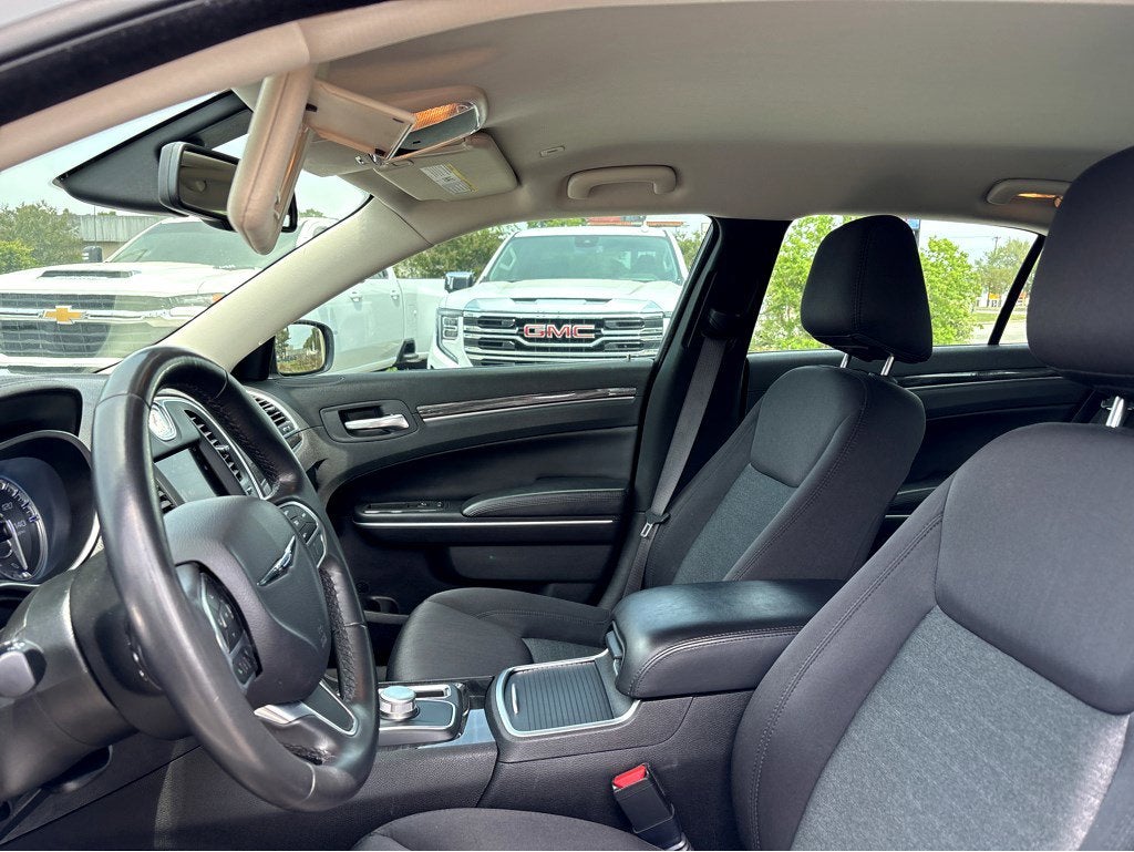 2021 Chrysler 300 Touring