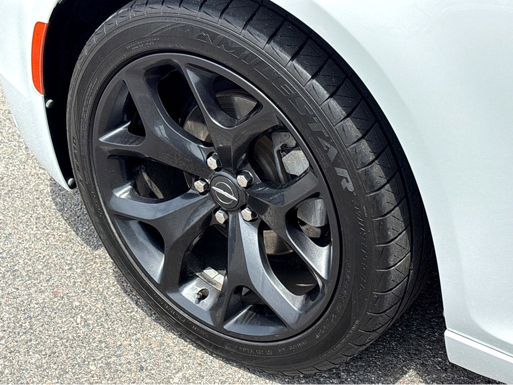 2021 Chrysler 300 Touring