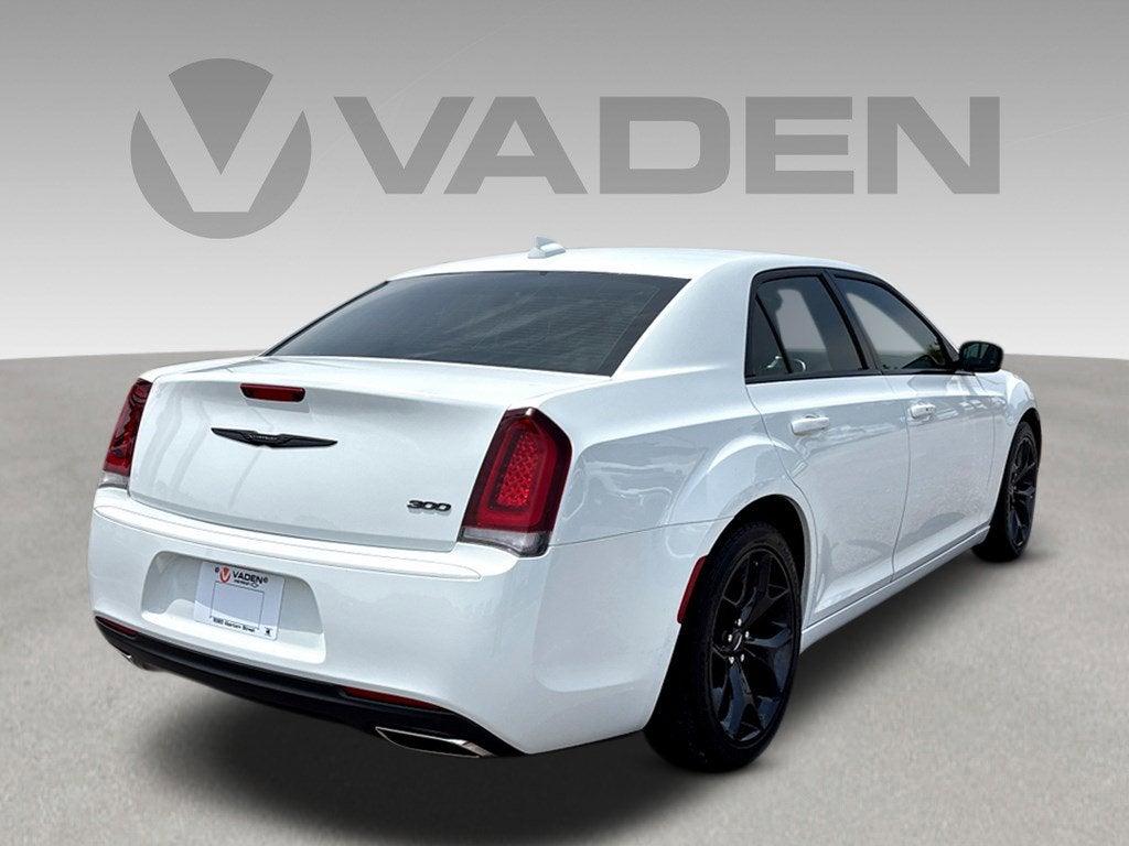 2021 Chrysler 300 Touring