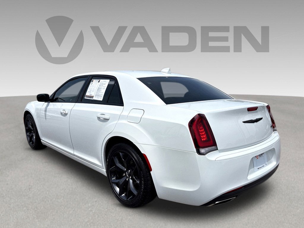 2021 Chrysler 300 Touring